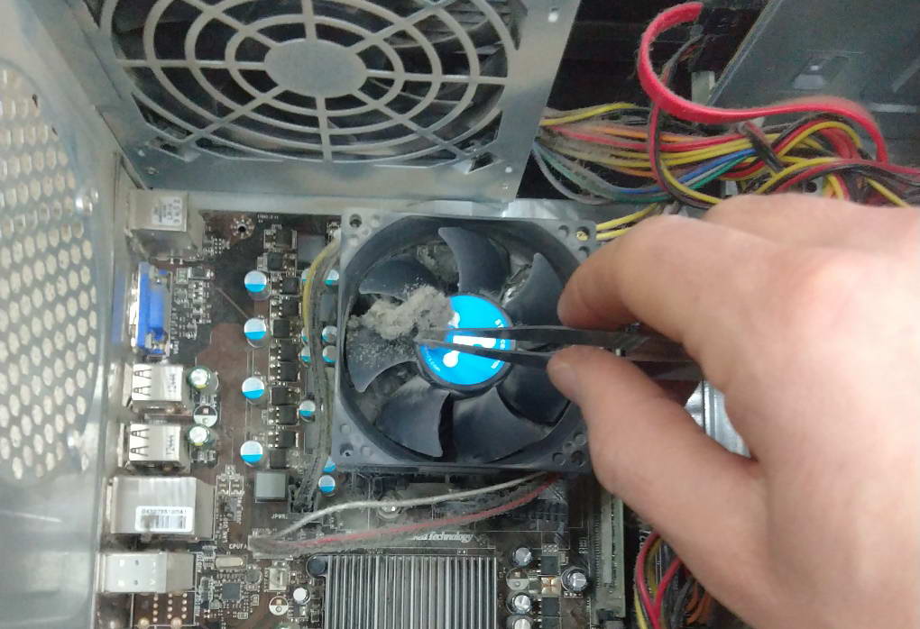 Почистить компьютер от пыли