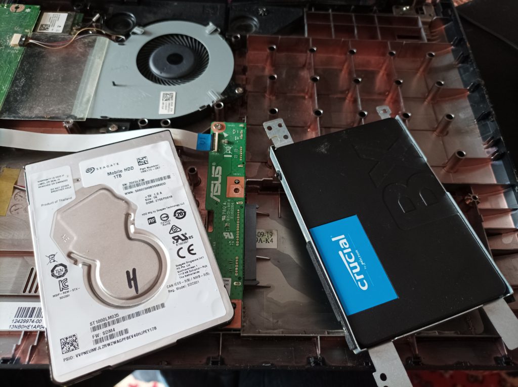 Чистка от пыли, замена SSD